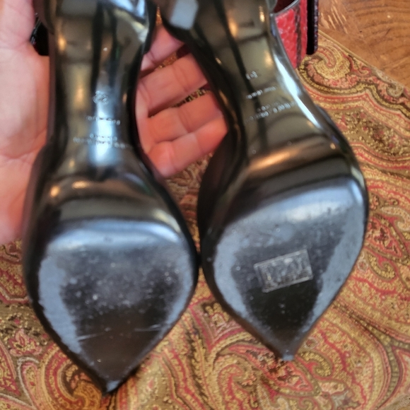 Authentic Saint Laurent Pumps - Picture 6 of 11